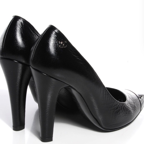 Like new! Authentic Chanel Escarpins Pumps! Mint condition! - Picture 3 of 4
